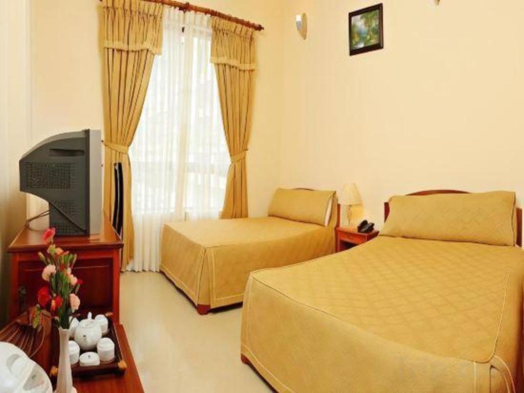 Gold Night Hotel Dalat Exterior foto