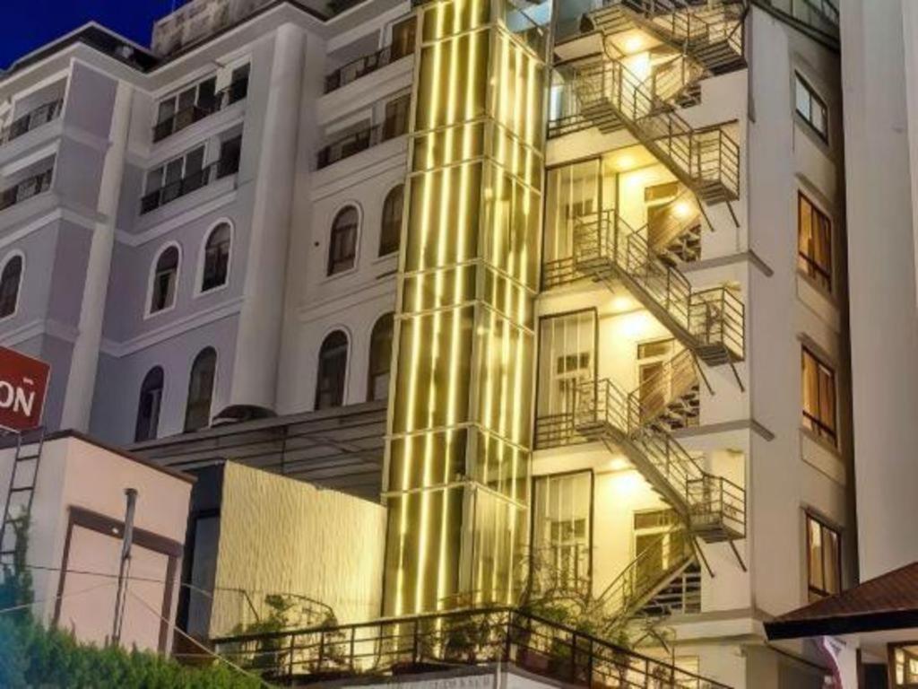 Gold Night Hotel Dalat Exterior foto